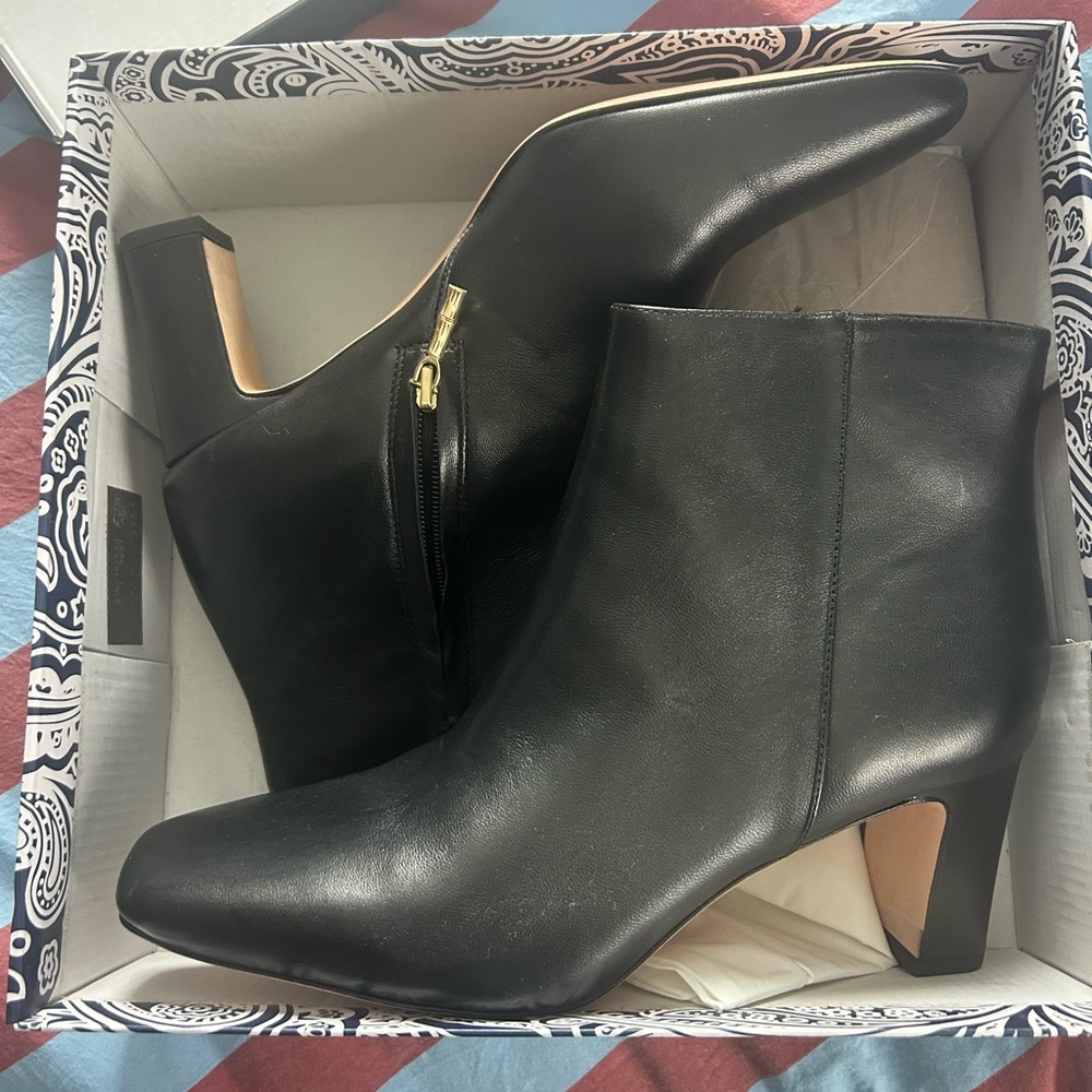 J MCLAUGHLIN GLORIA LEATHER ANKLE BOOT BLACK SZ 10 MODERN CHIC PREPPY OFFICE - Picture 5 of 6